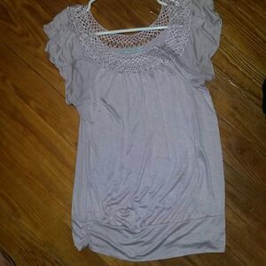 3/$15 Like new maternity top